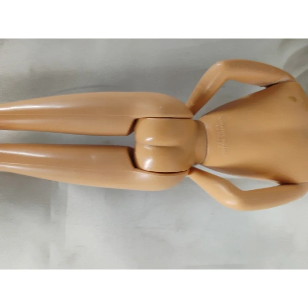 Vintage 1966 Barbie Doll Philippines Twist N Turn Blue Eye Shadow Bendable Knees